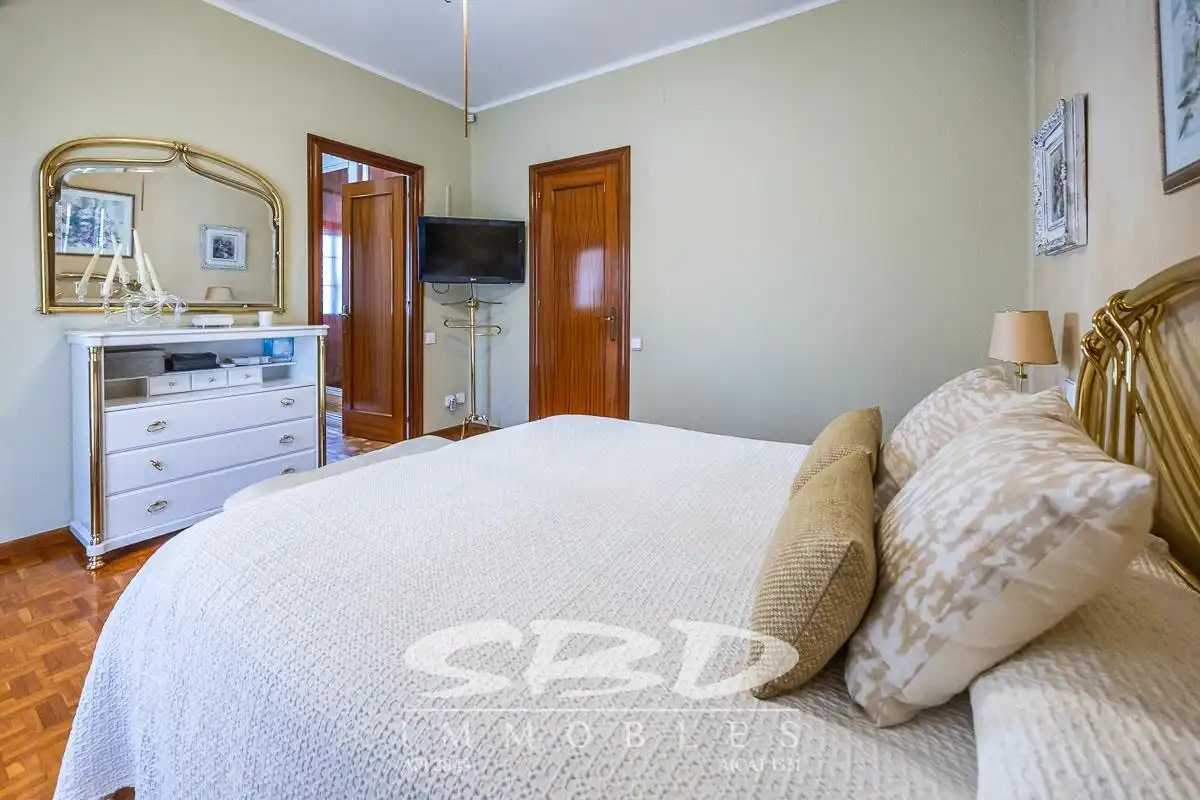 Dormitori de Casa o xalet en venda en Barberà del Vallès amb Aire condicionat, Calefacció i Terrassa