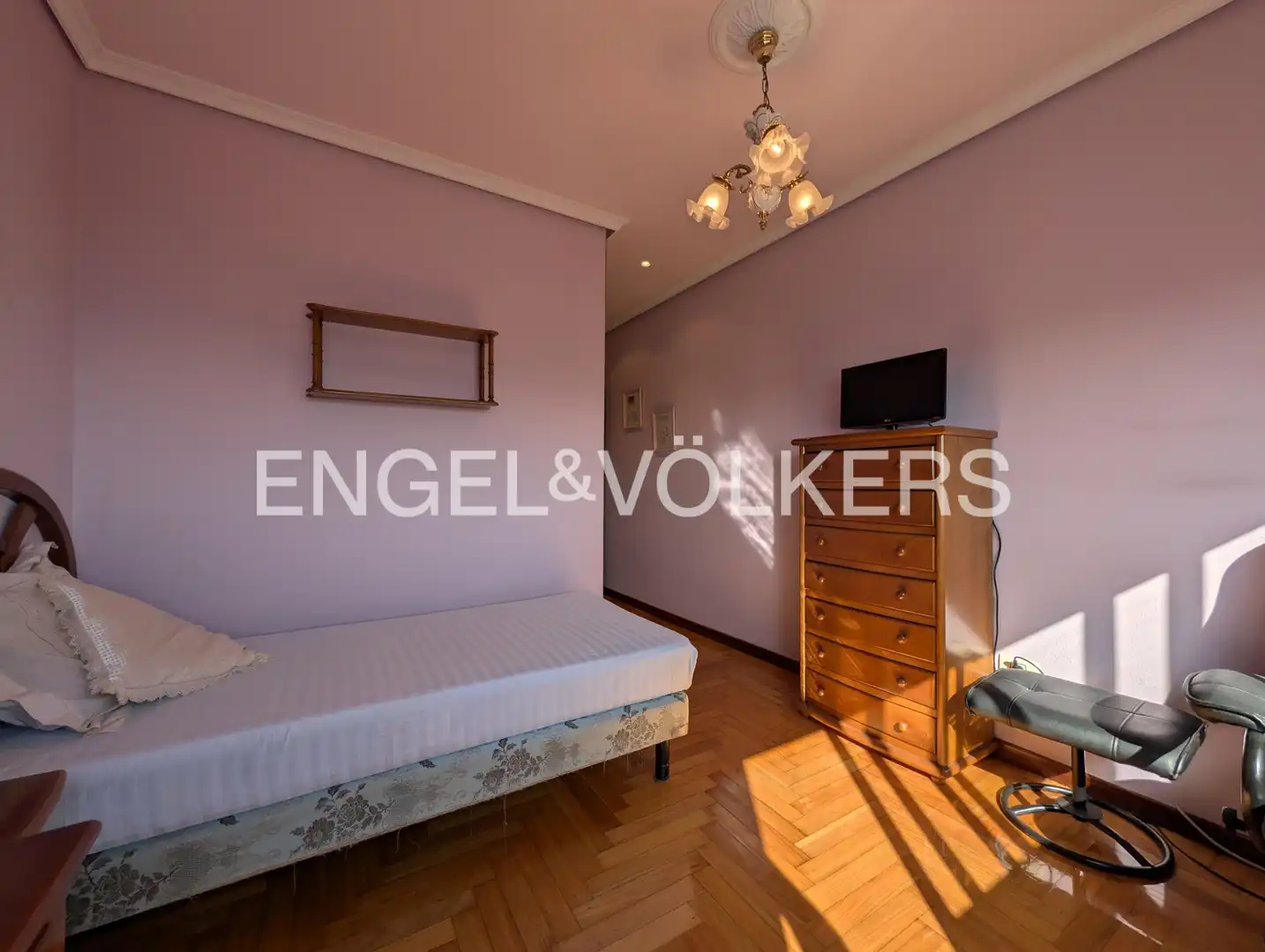 Habitación de Piso de alquiler en Vigo  con Calefacción