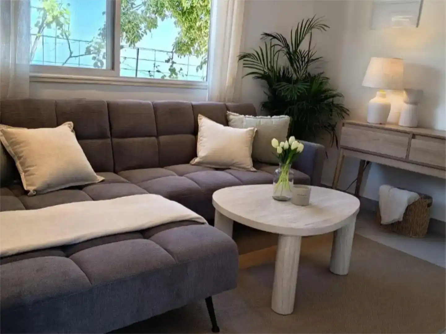 Living room of Flat for rent in Arona  with Air Conditioner, Private garden and Parquet flooring
