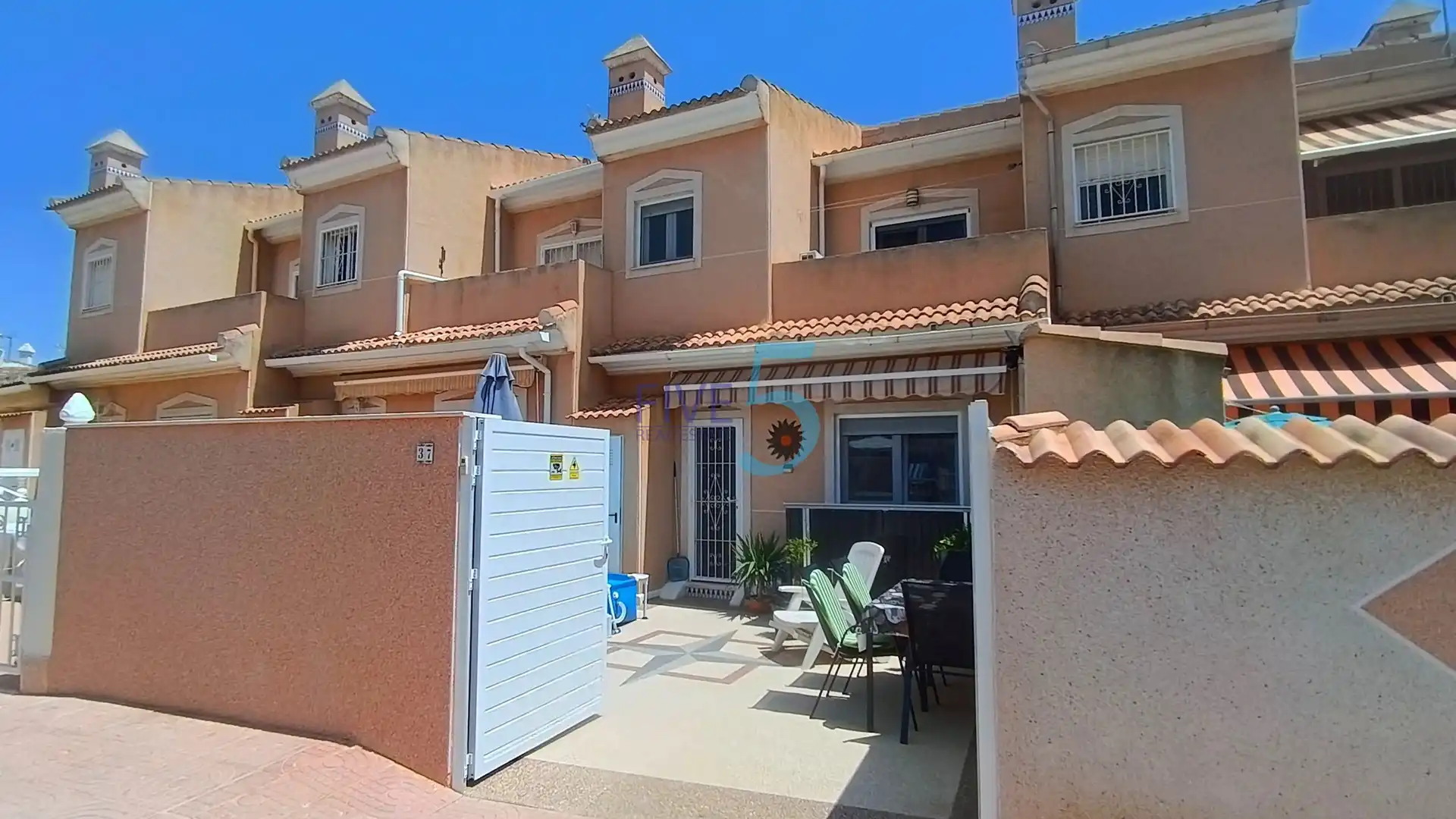 Casa adosada en venta en Doña Pepa