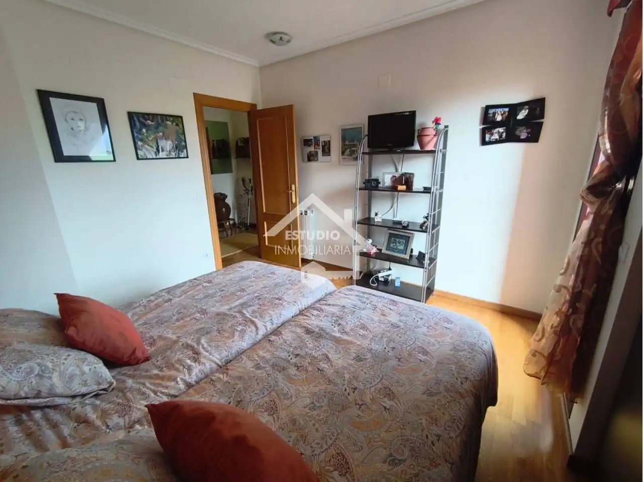 Casa amb piscina en venda a Calle Linares, imagen 6