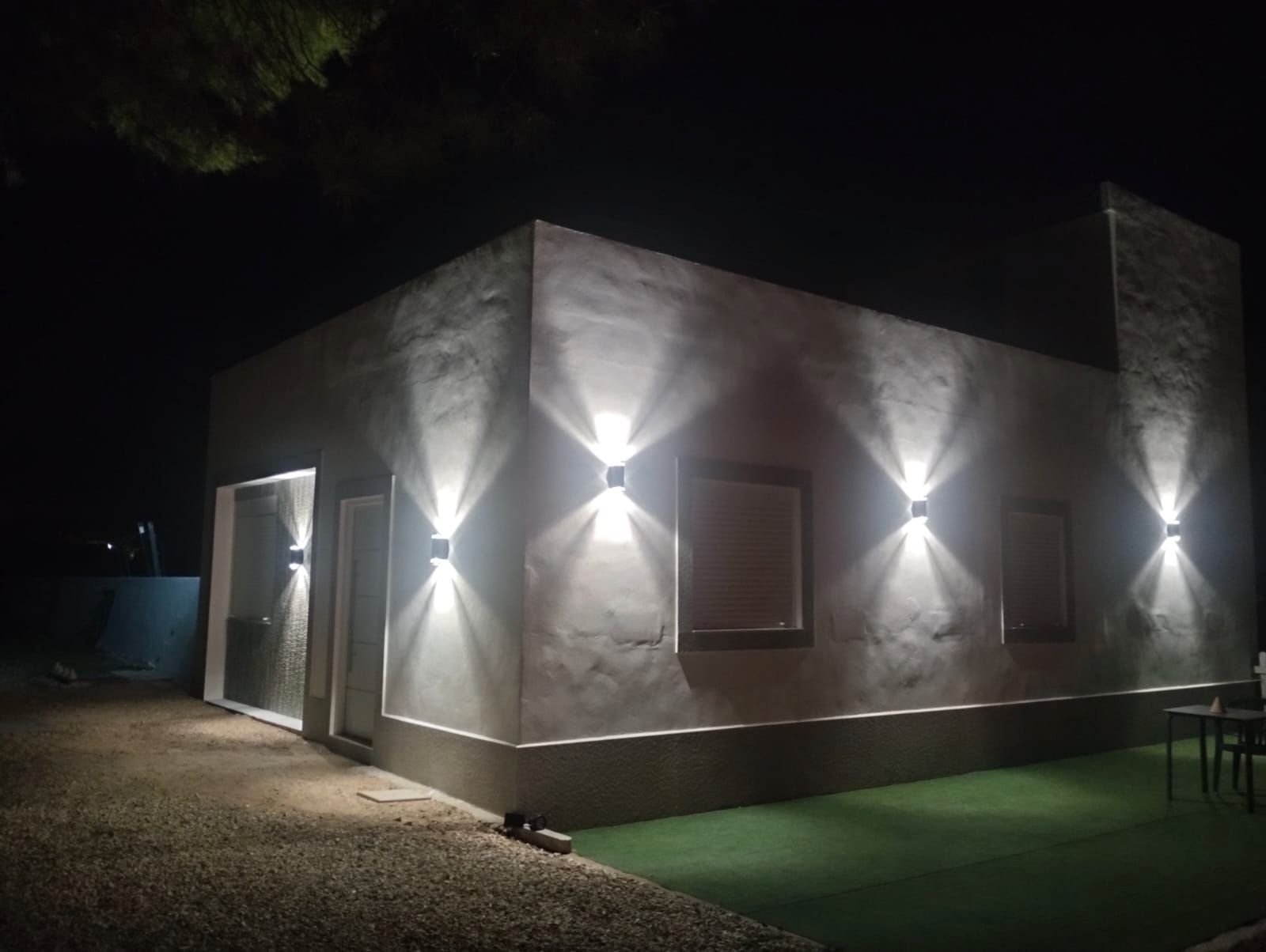 Vista exterior de Casa o chalet en venta en San Vicente del Raspeig / Sant Vicent del Raspeig con Aire acondicionado, Jardín privado y Terraza