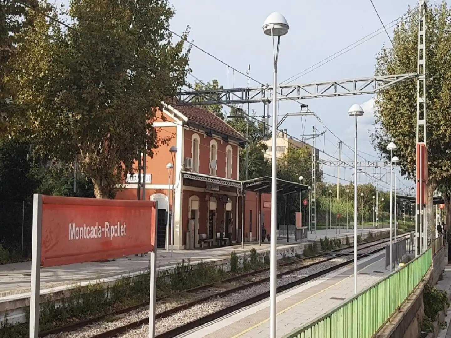 Außenansicht von Wohnung zum Verkauf in Montcada i Reixac mit Terrasse