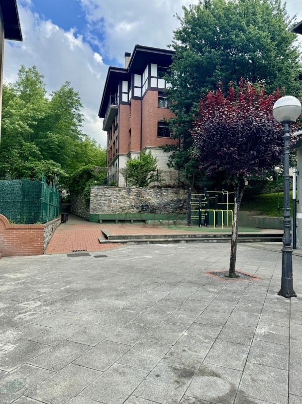 Vista exterior de Pis en venda en Güeñes amb Calefacció i Traster