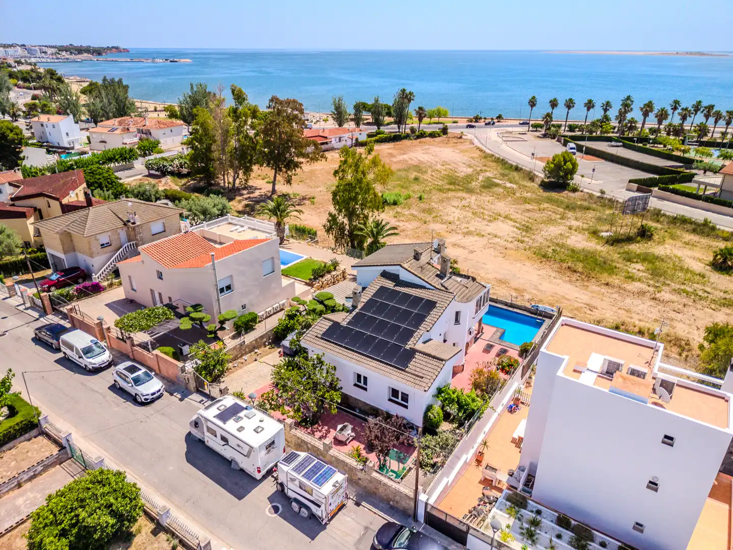 Vista exterior de Casa o xalet en venda en L'Ampolla amb Aire condicionat, Calefacció i Jardí privat
