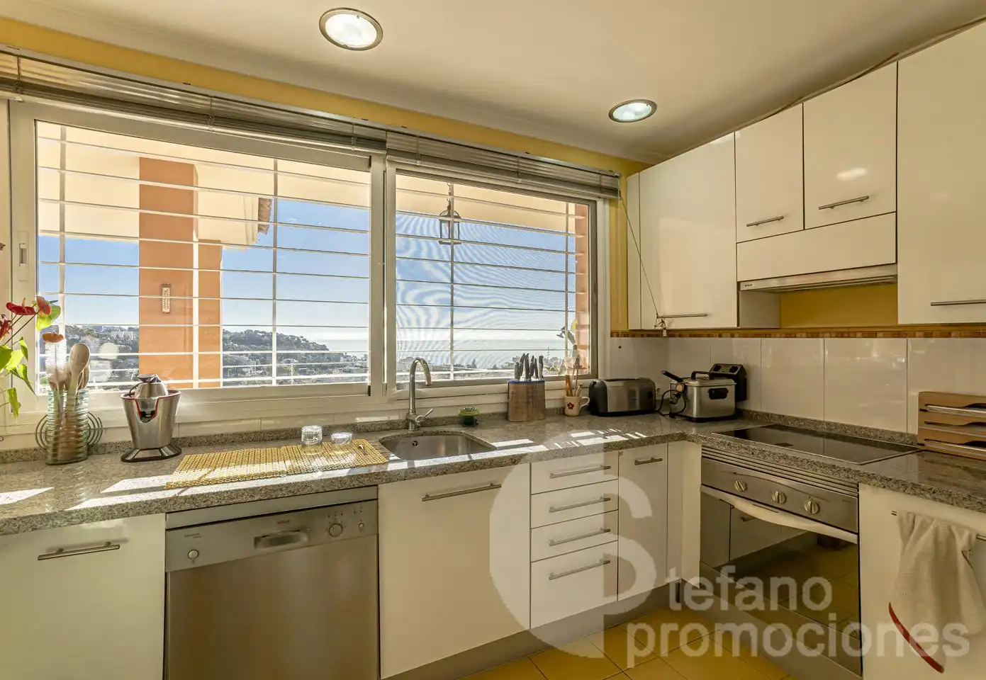 Kitchen of Houses for sale in Málaga  with Air Conditioner, Private garden and Terrace