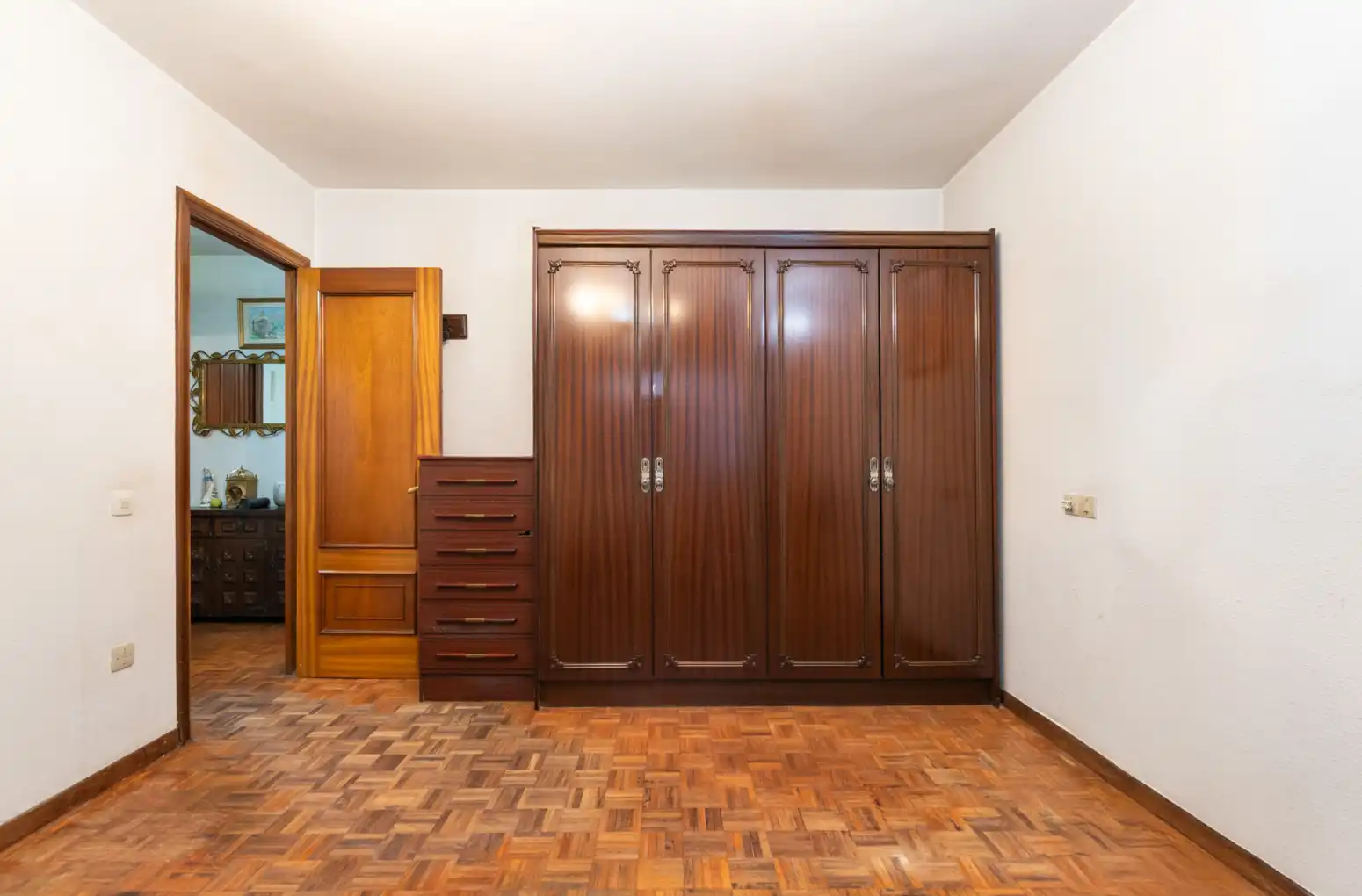 Schlafzimmer von Wohnung zum Verkauf in Oviedo  mit Heizung und Parkett