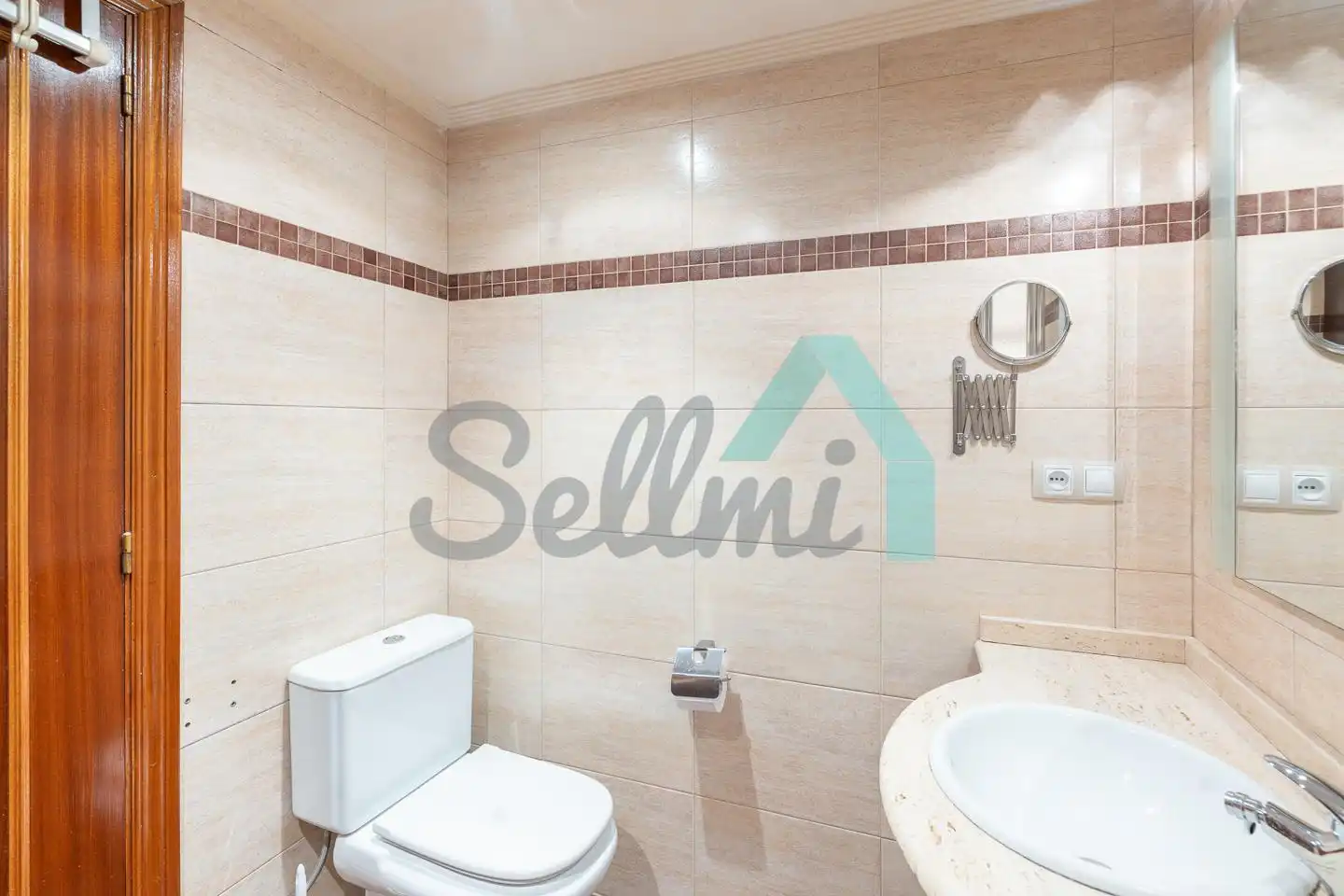 Baño de Piso de alquiler en Oviedo  con Calefacción, Parquet y Amueblado