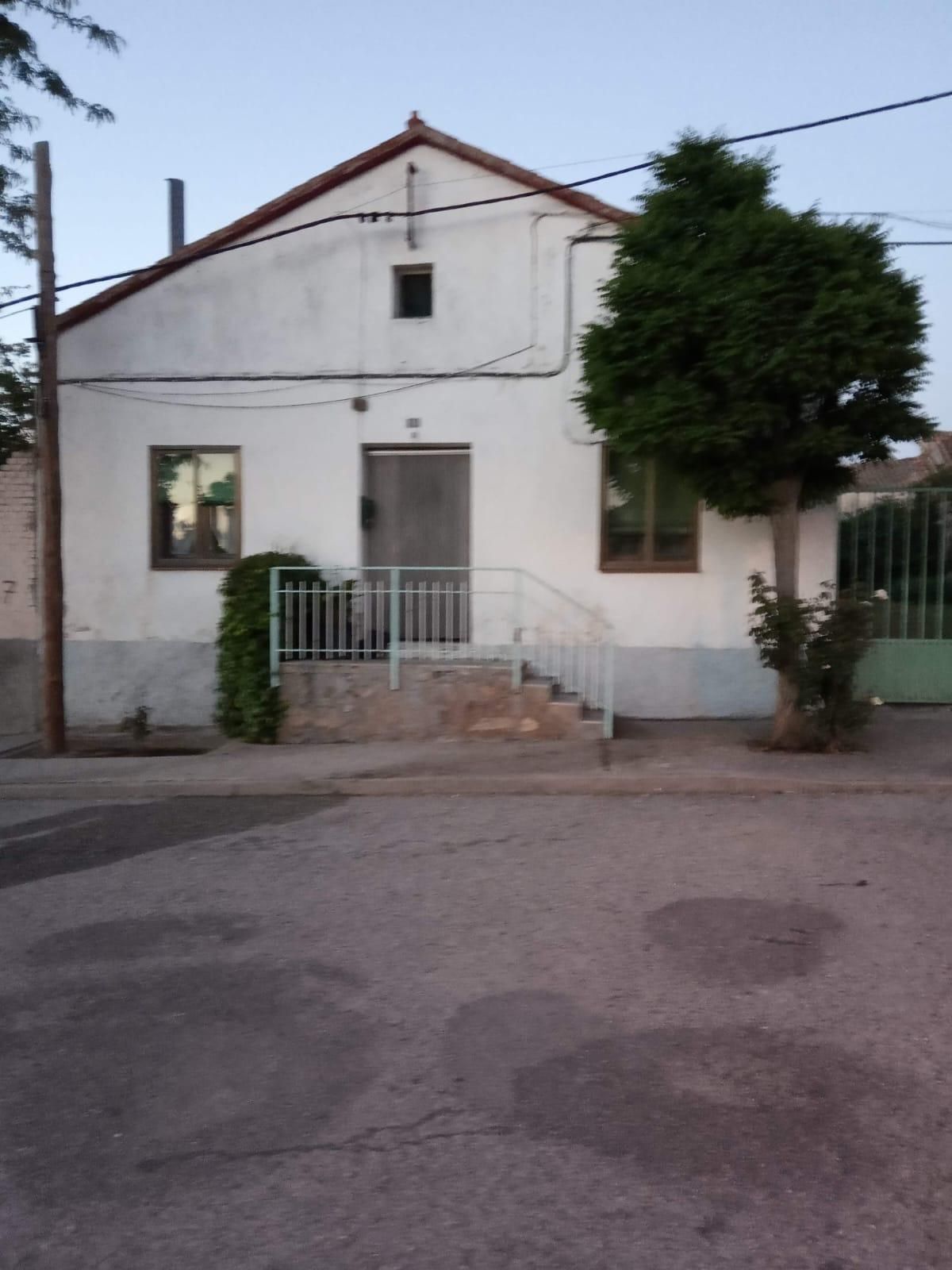 Vista exterior de Casa adosada en venda en Otero de Herreros amb Calefacció i Jardí privat