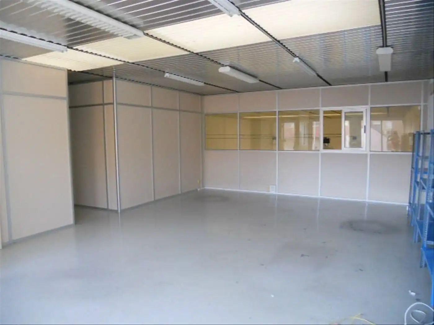 Fabrikhallen zur Miete in Teià