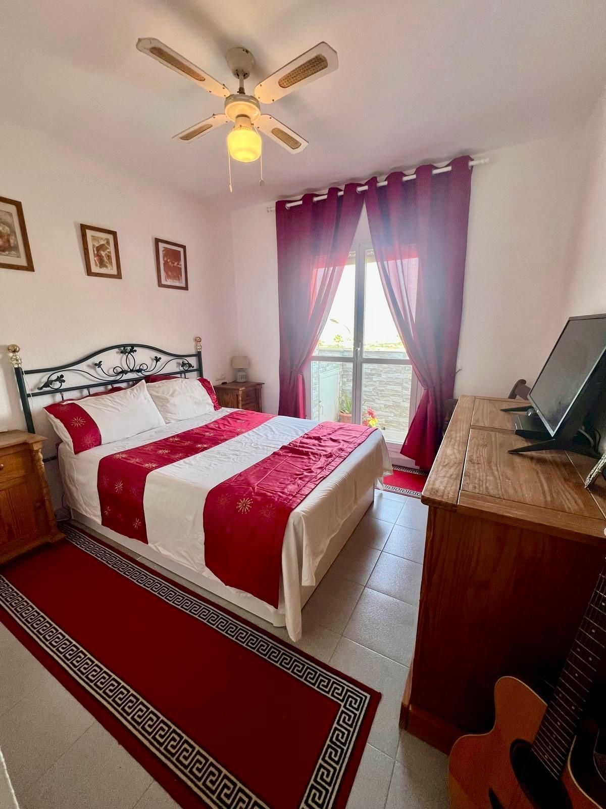 Dormitori de Apartament en venda en Torrox amb Aire condicionat, Terrassa i Piscina comunitària