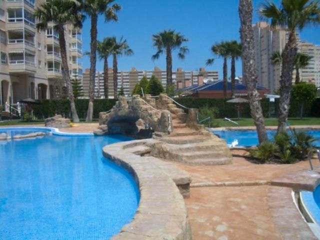Piscina de Apartamento de alquiler en El Campello con Aire acondicionado, Calefacción y Parquet