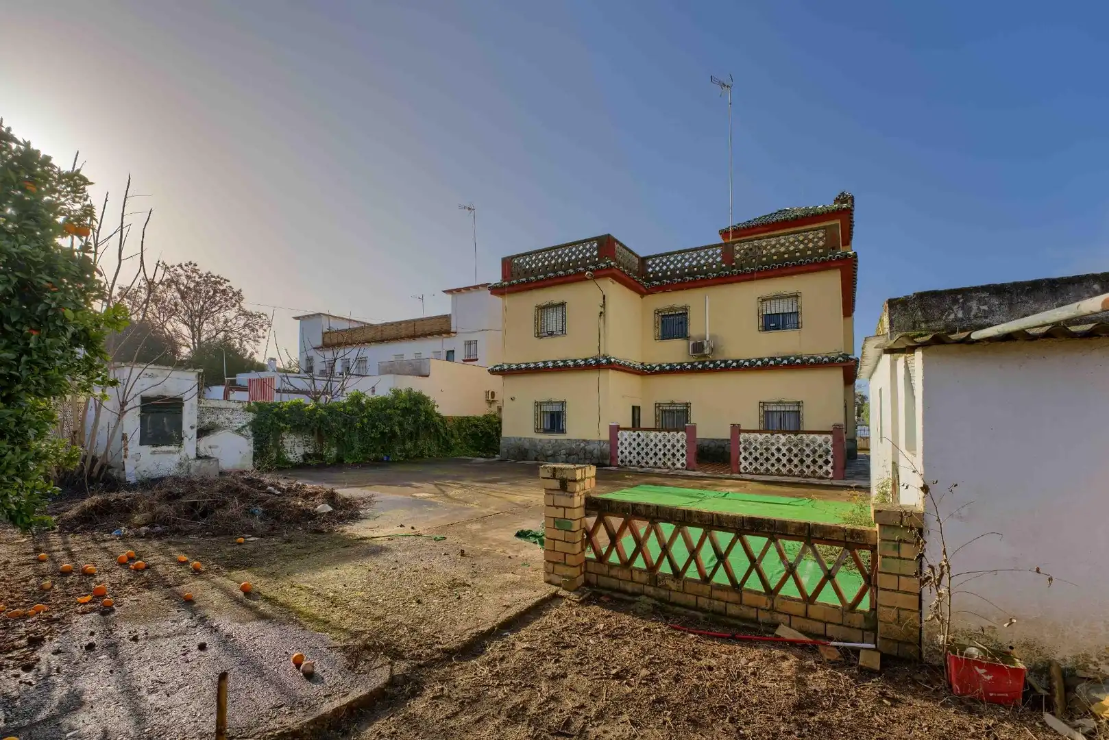 Exterior view of Houses for sale in Sanlúcar la Mayor  with Air Conditioner, Private garden and Terrace