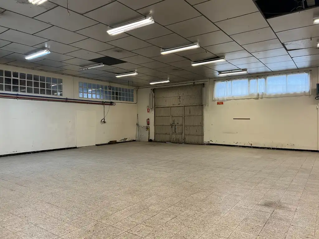 Fabrikhallen zur Miete in Arteixo mit Heizung