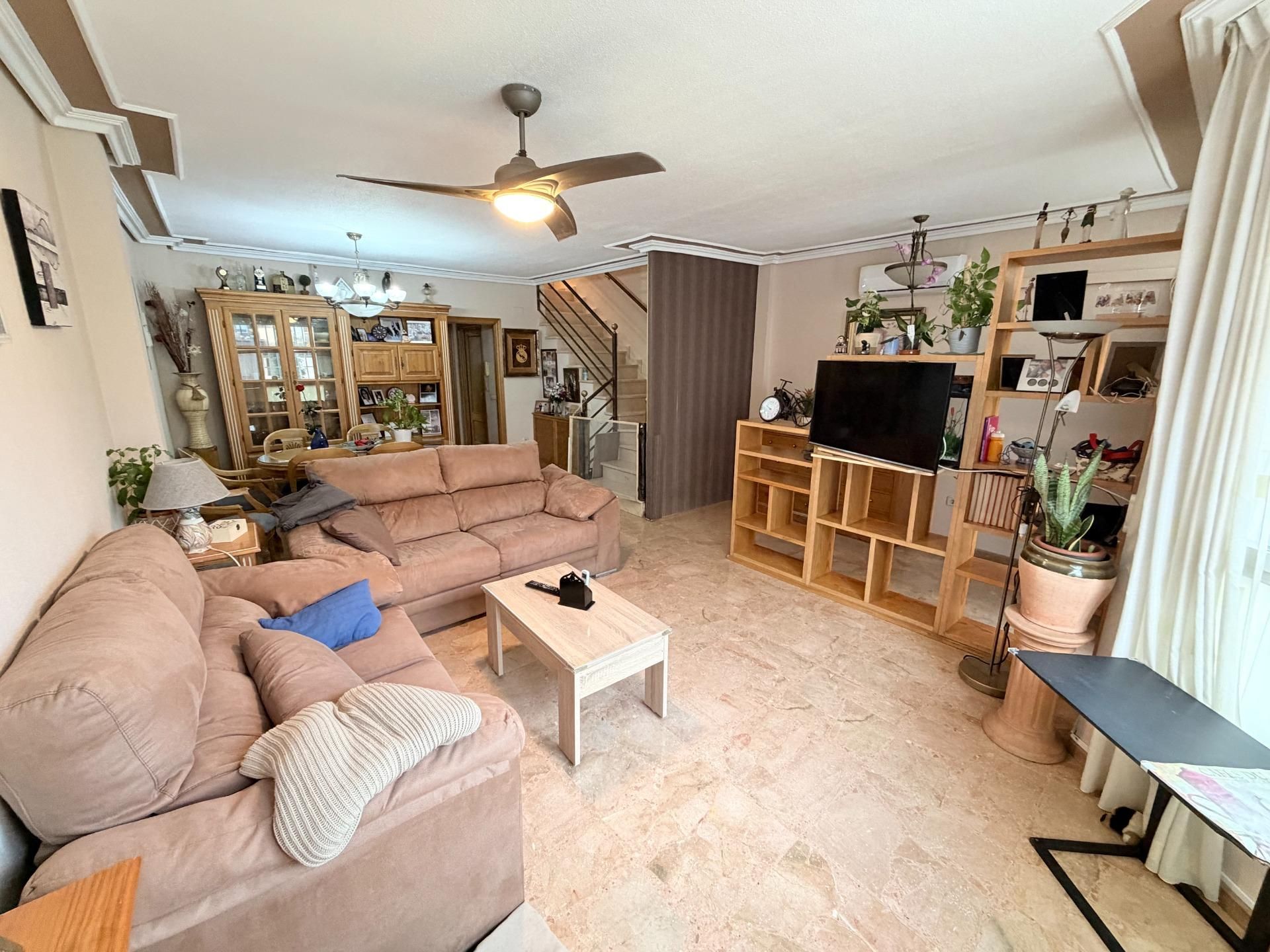 Living room of Single-family semi-detached for sale in Silla  with Air Conditioner, Terrace and Balcony