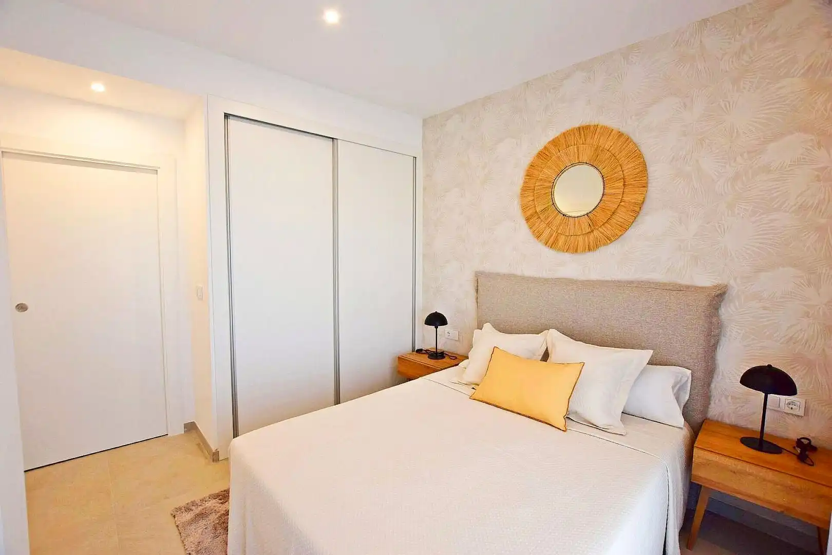 Habitación de Apartamento en venta en Torrevieja con Jardín privado, Terraza y Trastero