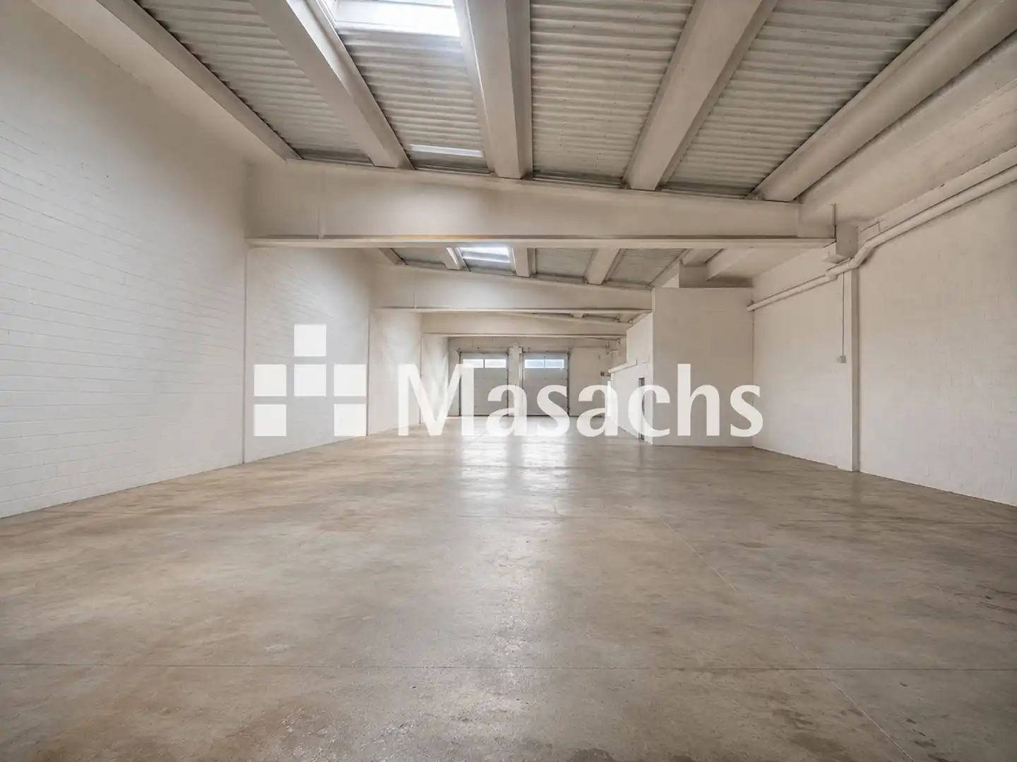 Industrial building for sale in Sud