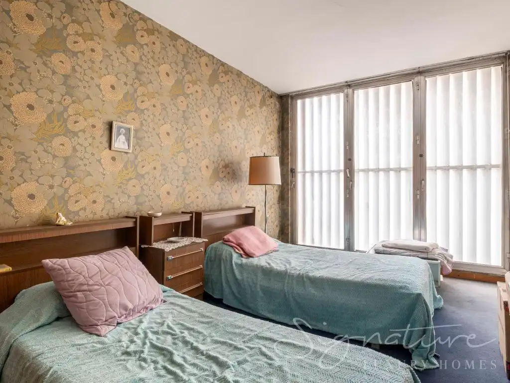Habitación de Edificio en venta en L'Hospitalet de Llobregat