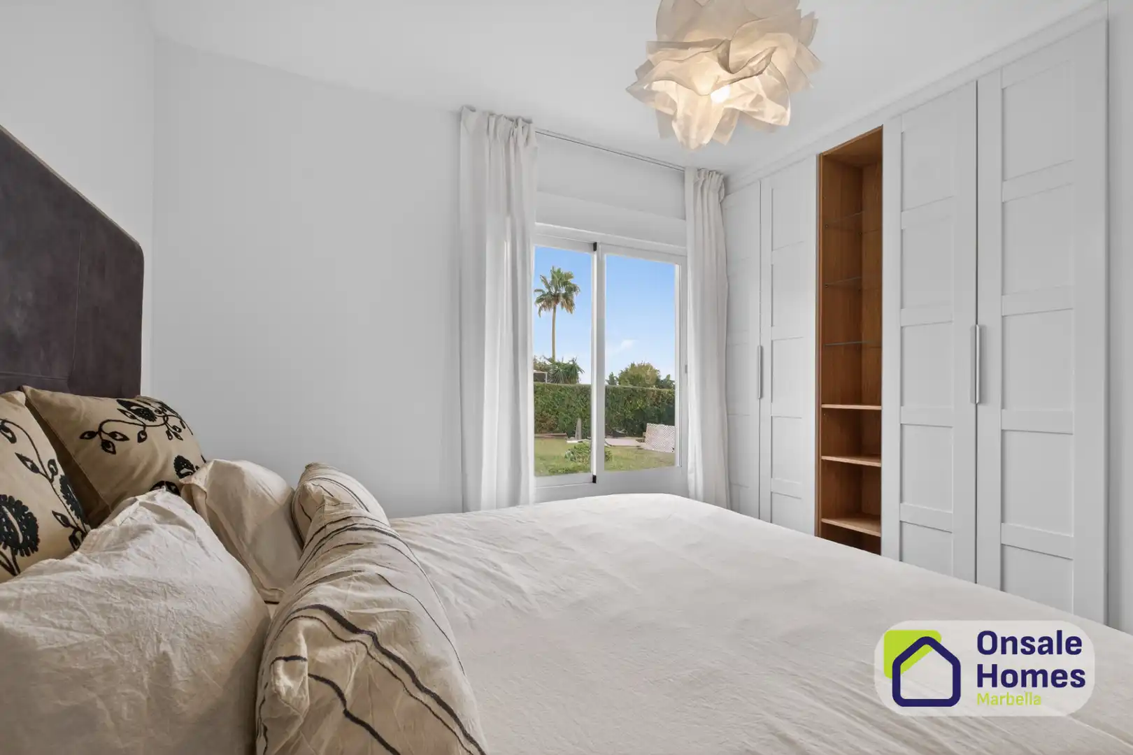 Bedroom of Houses for sale in Marbella  with Air Conditioner, Private garden and Terrace