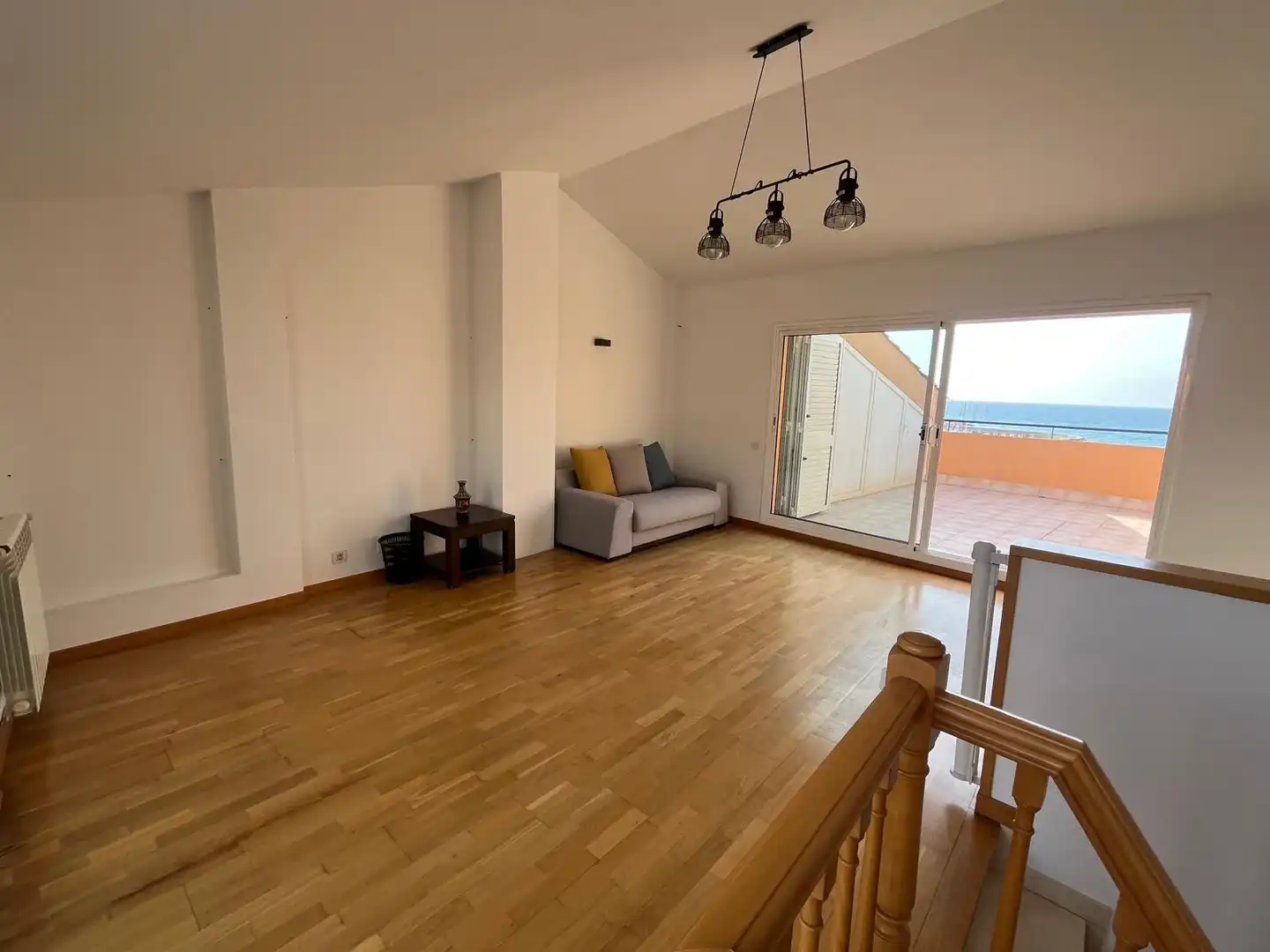 Sala d'estar de Casa adosada en venda en El Masnou amb Aire condicionat, Calefacció i Jardí privat