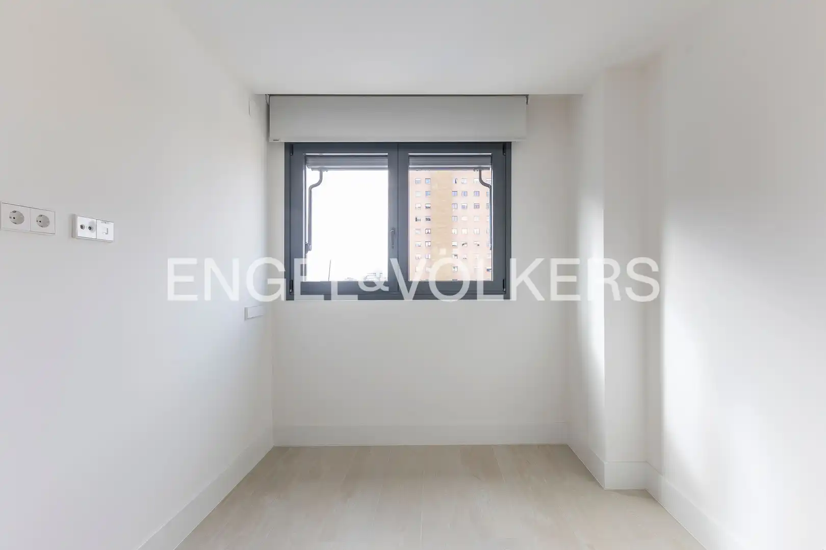 Bedroom of Flat for rent in Madrid  with Air Conditioner, Heating and Storage room