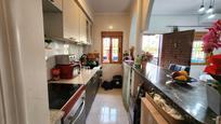 Cuina de Casa o xalet en venda en Torrevieja amb Aire condicionat, Terrassa i Moblat