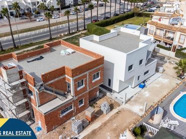 Chalet con jardín en venta en Nueva Torrevieja - Aguas Nuevas