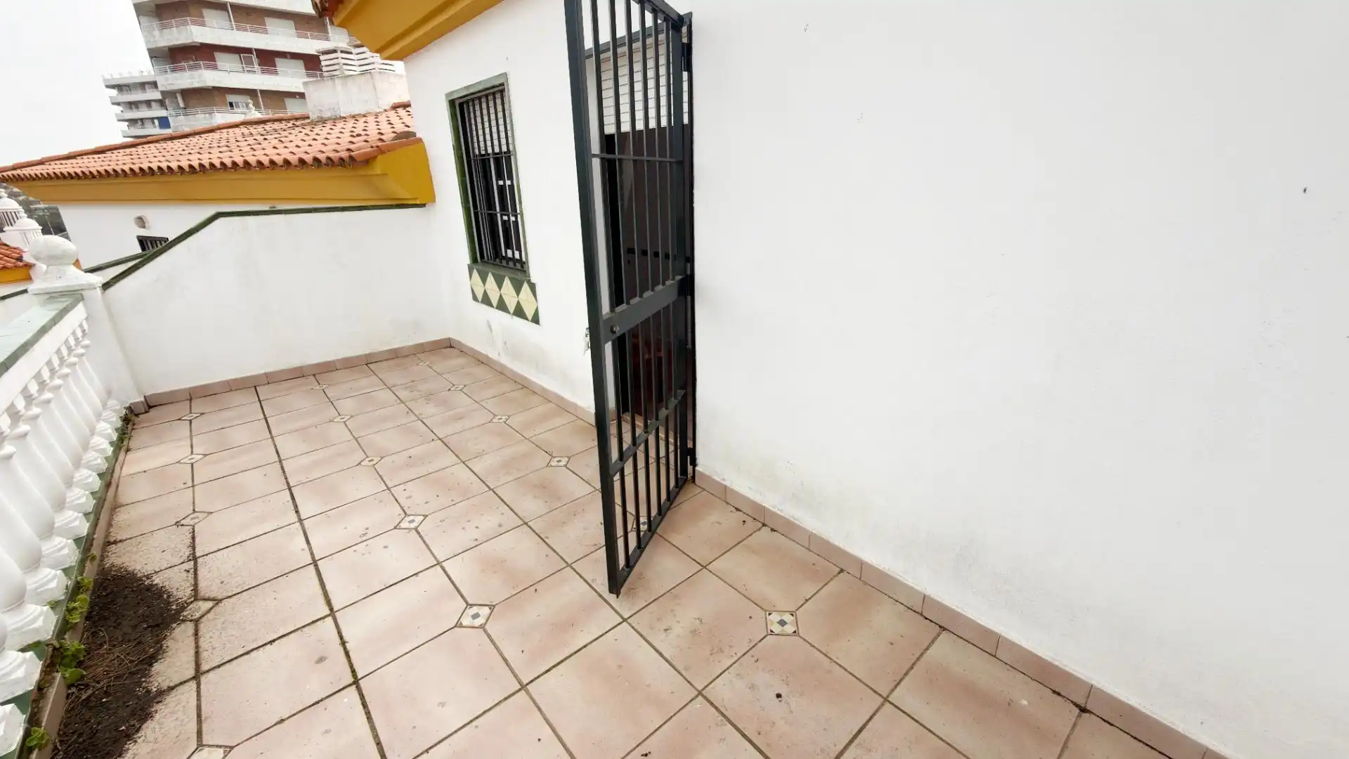 Vista exterior de Casa adosada de alquiler en Punta Umbría con Terraza y Piscina comunitaria