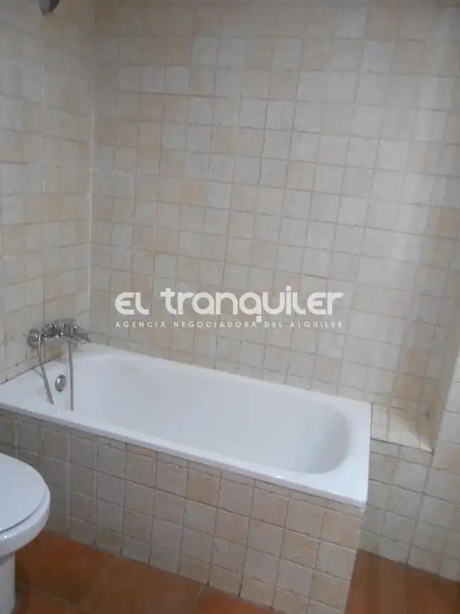 Bany de Pis en venda en Madrid amb Aire condicionat, Parquet i Piscina