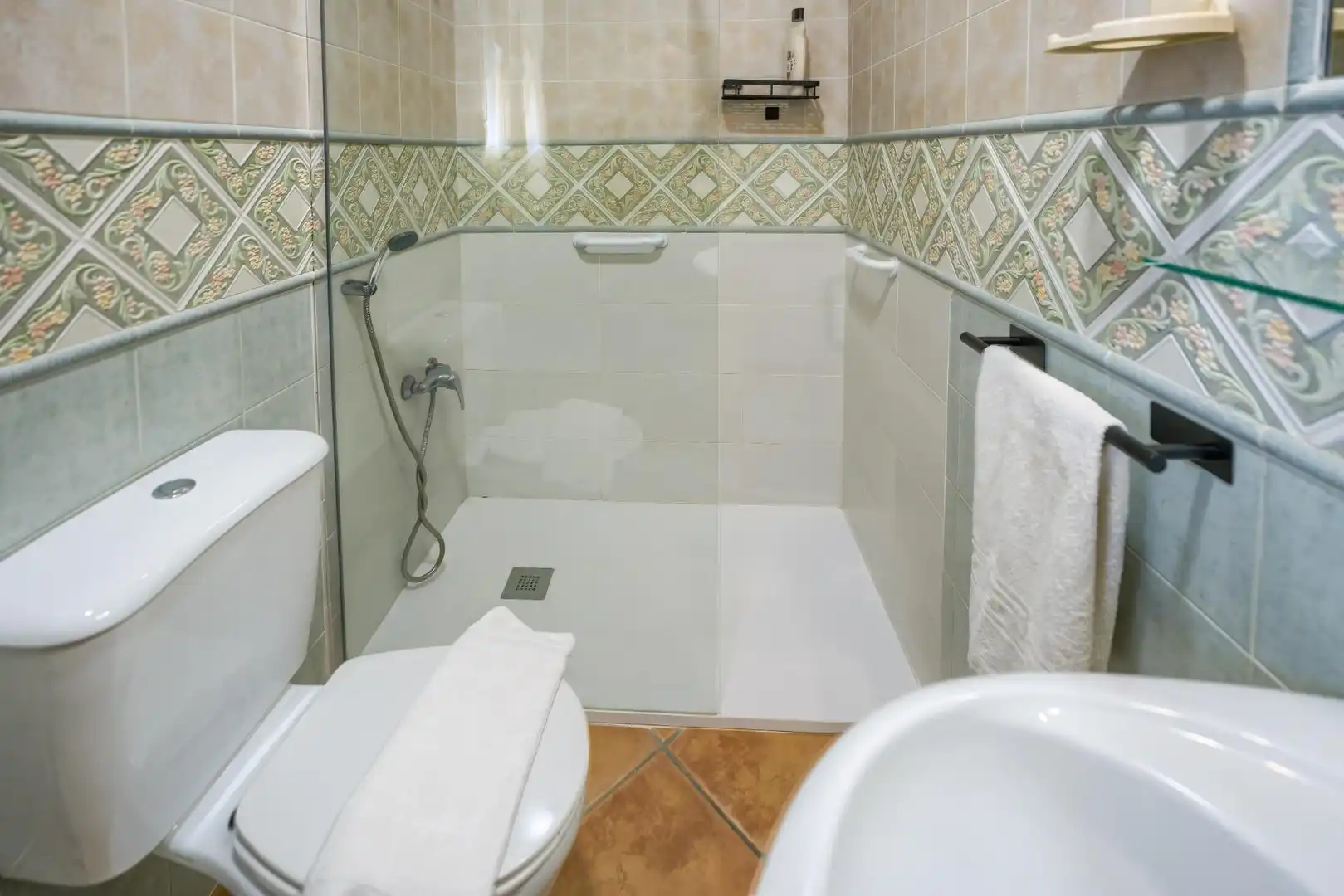 Baño de Casa o chalet en venta en Sanlúcar la Mayor con Aire acondicionado, Calefacción y Jardín privado