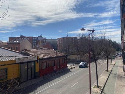 Vista exterior de Pis en venda en Valladolid Capital amb Terrassa