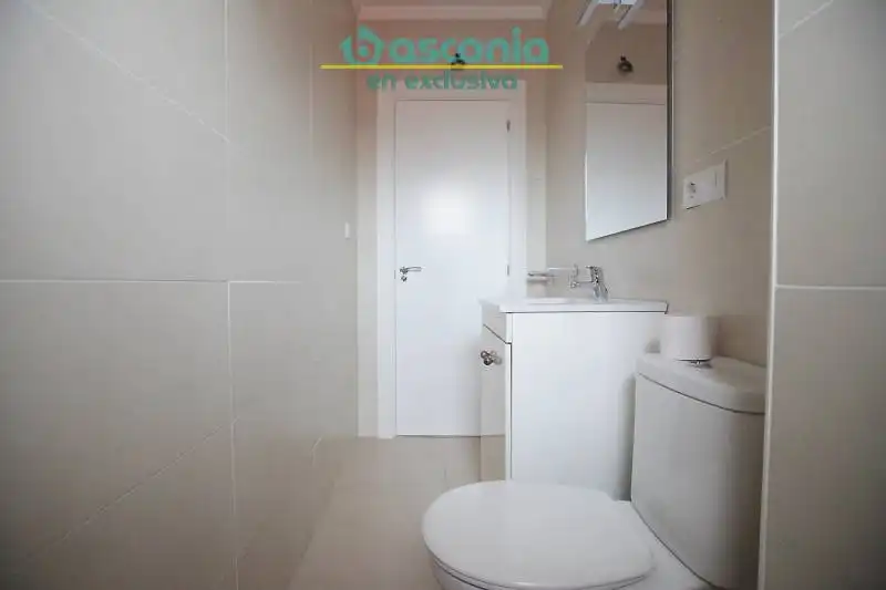 Bany de Pis en venda en Centro - Ariz - Uribarri