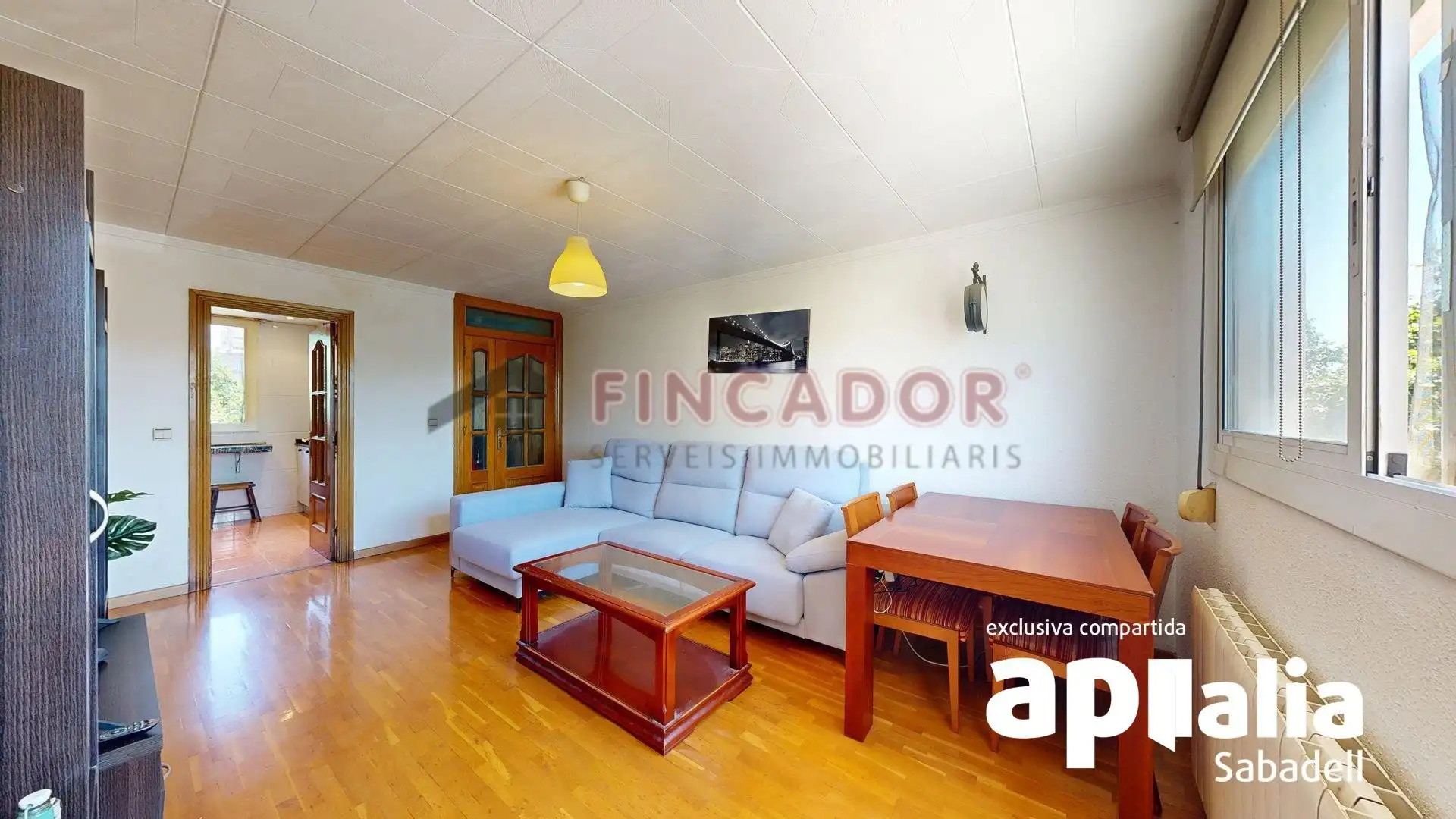 Sala de estar de Piso en venta en Badia del Vallès con Aire acondicionado, Calefacción y Parquet