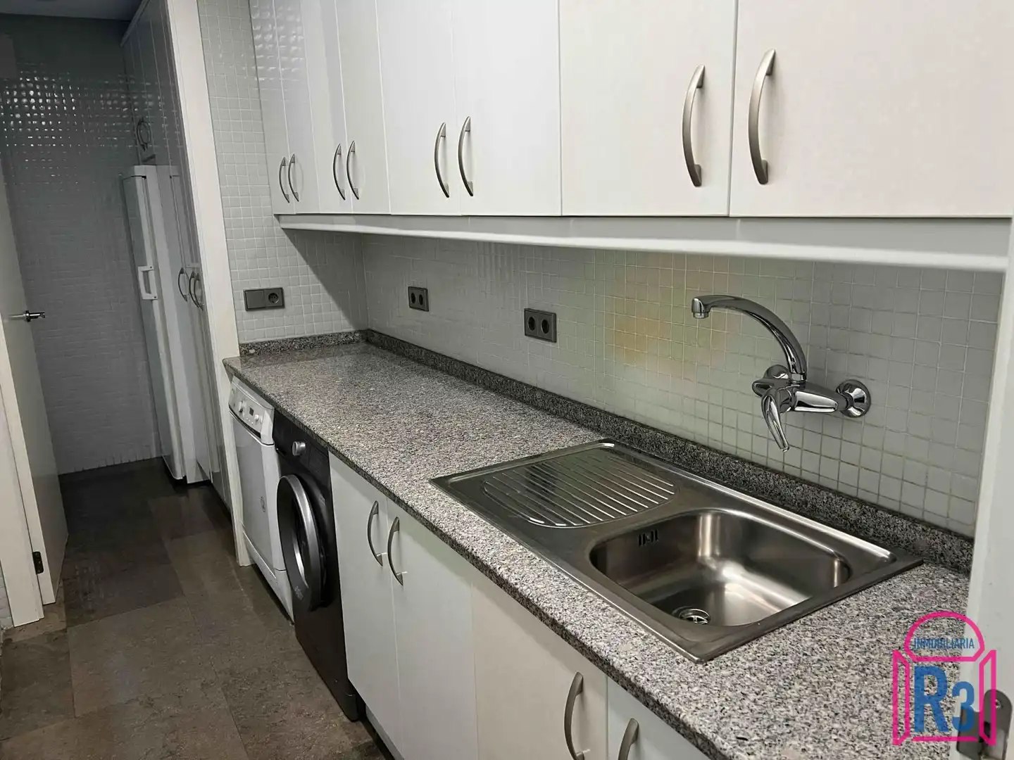 Küche von Wohnung zum Verkauf in León Capital  mit Heizung, Terrasse und Abstellraum