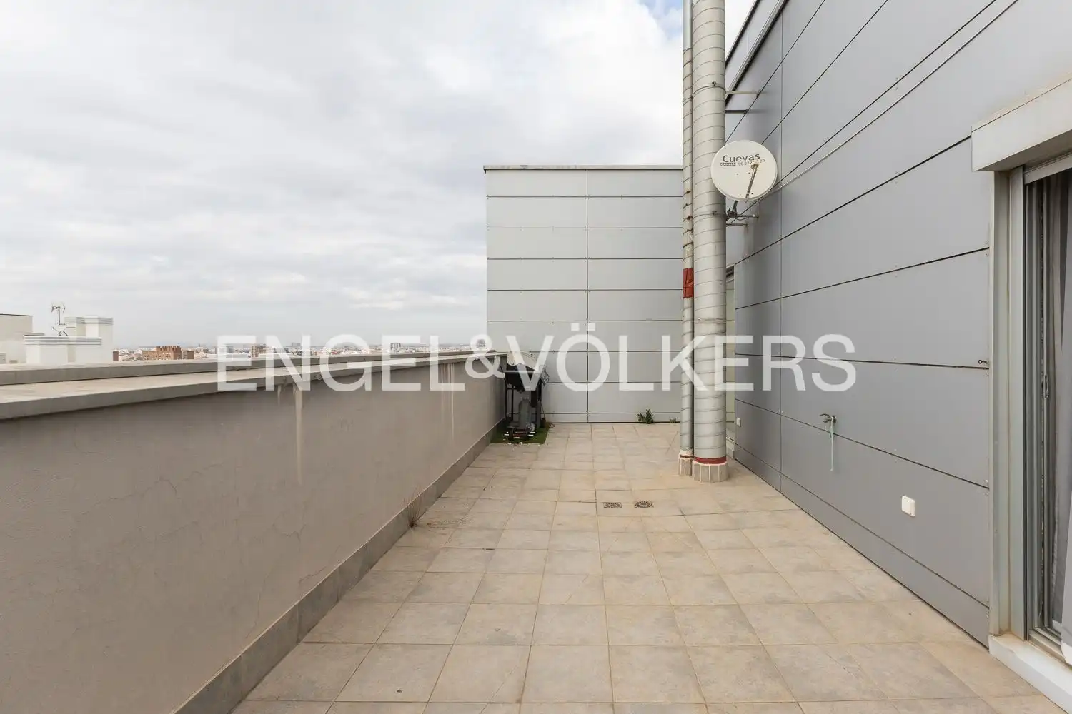 Terrassa de Dúplex en venda en Valencia amb Aire condicionat, Calefacció i Jardí privat