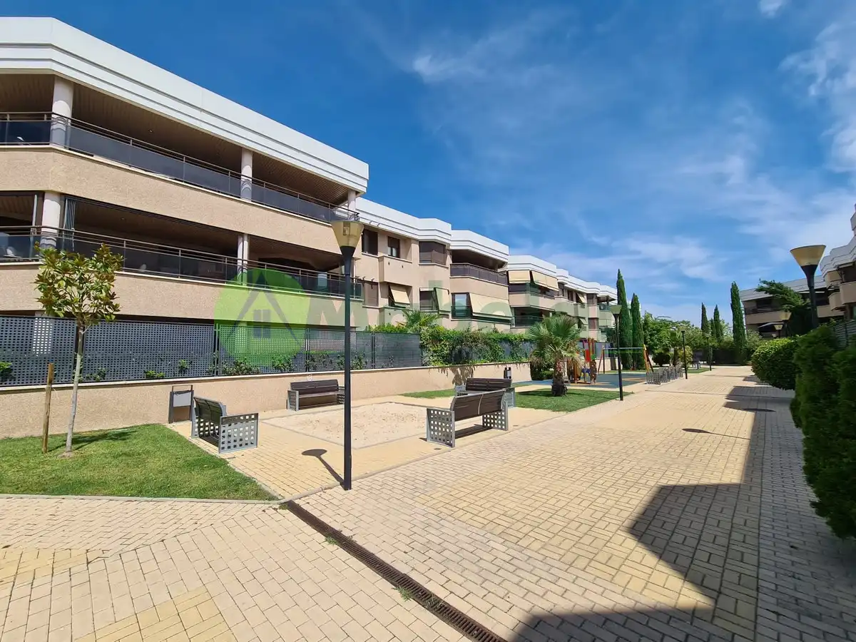 Vista exterior de Piso de alquiler en Las Rozas de Madrid con Aire acondicionado, Calefacción y Terraza