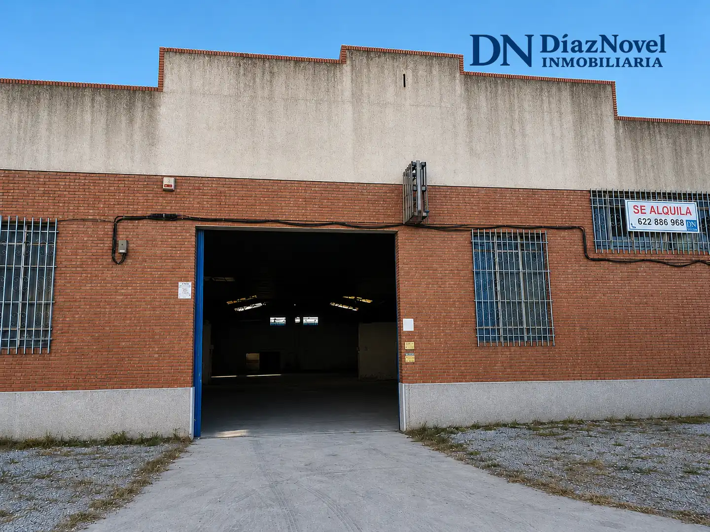 Vista exterior de Nave industrial de alquiler en Málaga con Alarma