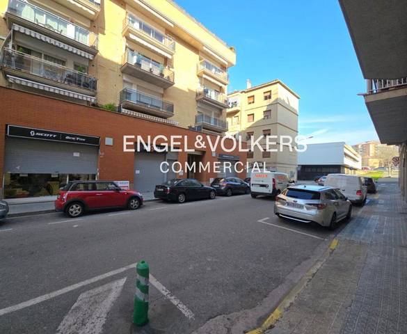 Local comercial en Alquiler en Fonts dels Capellans - Sagrada Família