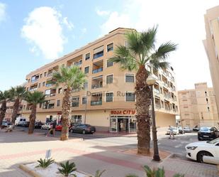 Exterior view of Apartment to rent in Guardamar del Segura  with Air Conditioner and Terrace