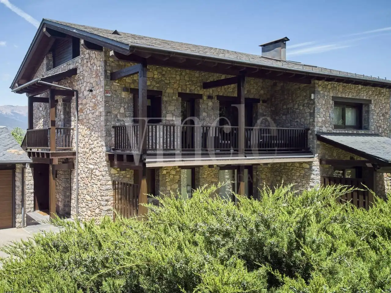 Duplexes for sale in Das
