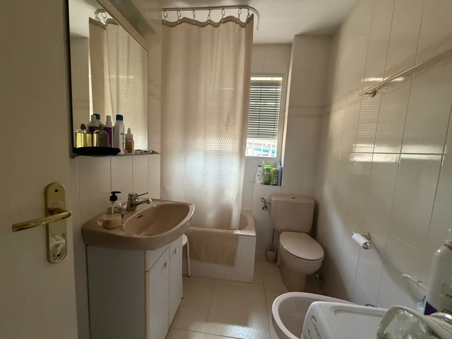 Baño de Apartamento en venta en Benidorm con Terraza, Amueblado y Horno