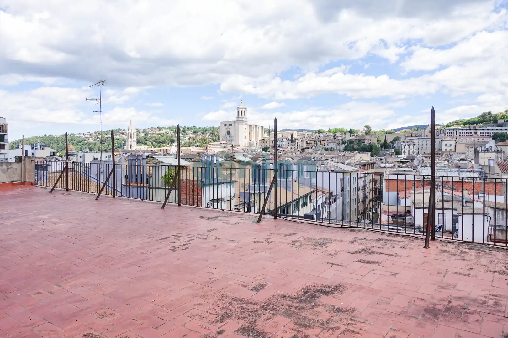 Terraza de Piso en venta en Girona con Calefacción, Terraza y Balcón