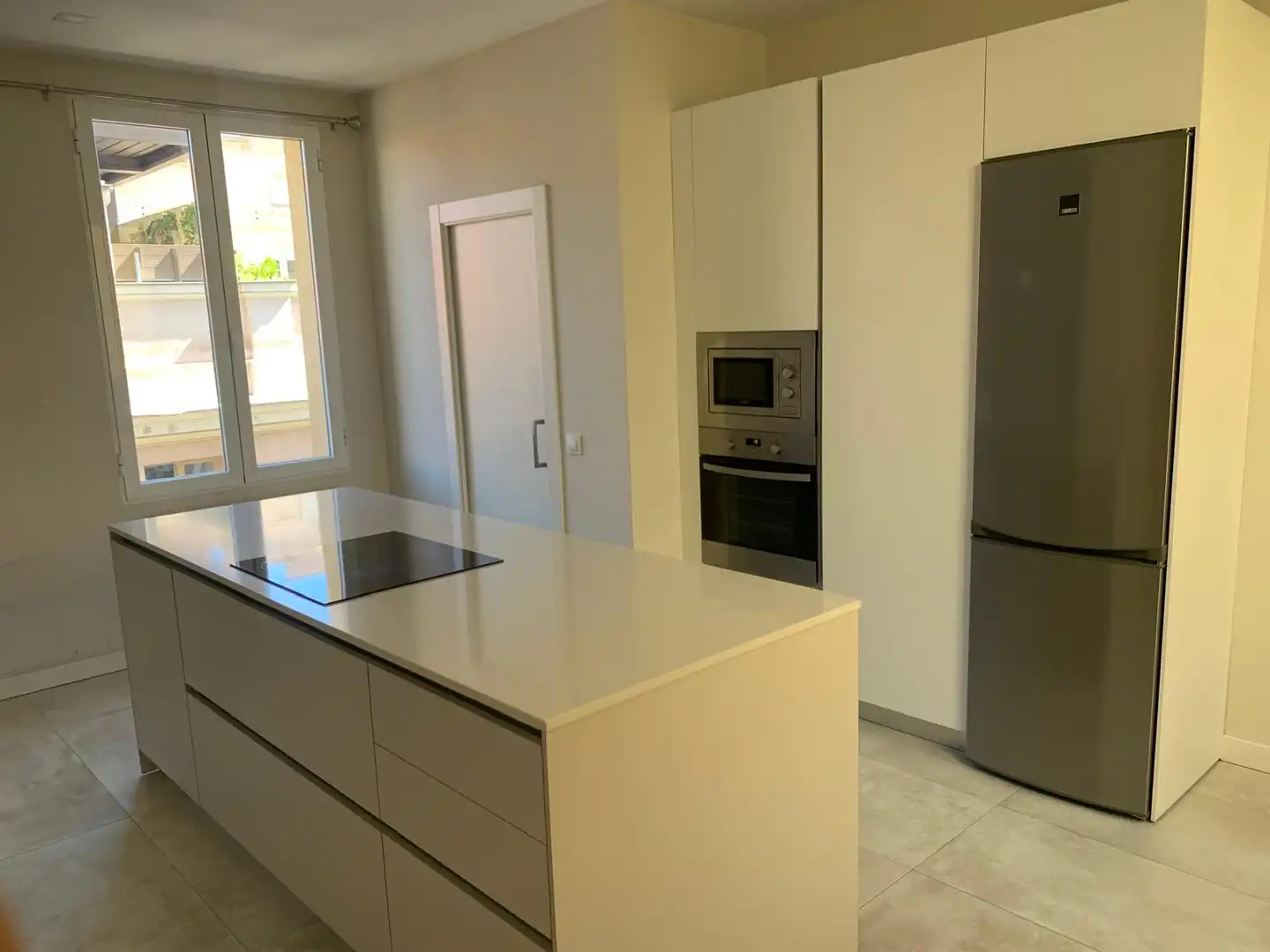 Kitchen of Attic for rent in Madrid  with Air Conditioner, Heating and Parquet flooring