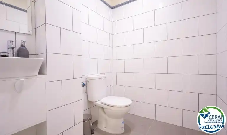 Bany de Oficina en venda en Roses