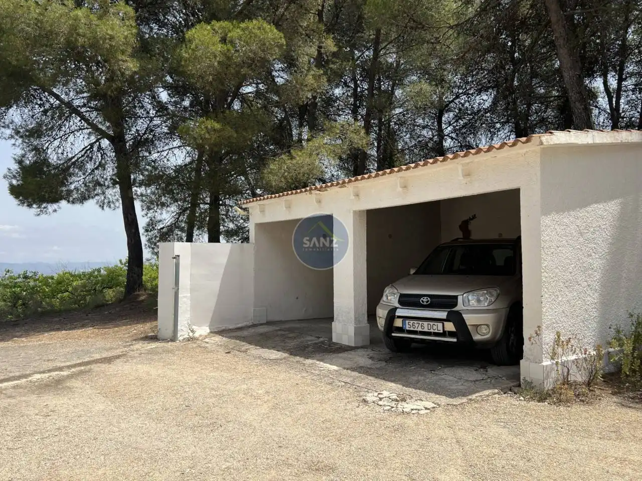 Aparcament de Casa o xalet en venda en Agullent amb Jardí privat i Piscina