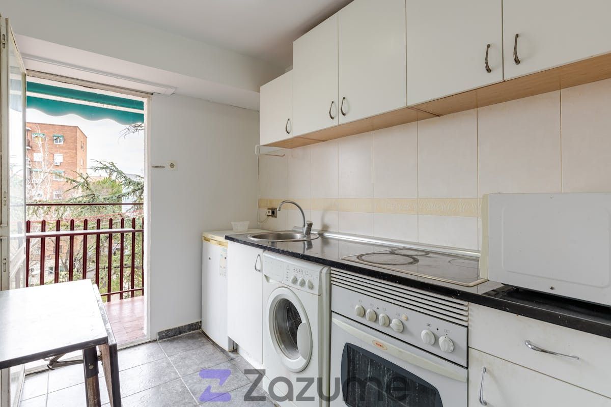 Kitchen of Flat to rent in  Madrid Capital  with Heating, Parquet flooring and Terrace