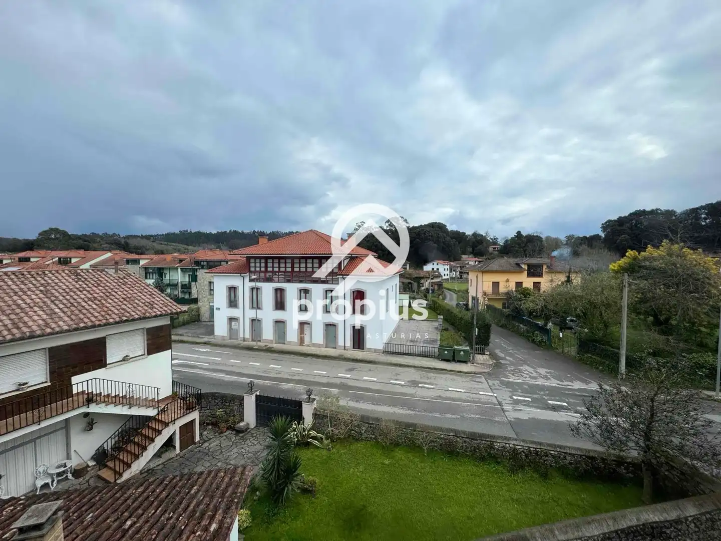Vista exterior de Piso en venta en Llanes con Calefacción, Parquet y Trastero
