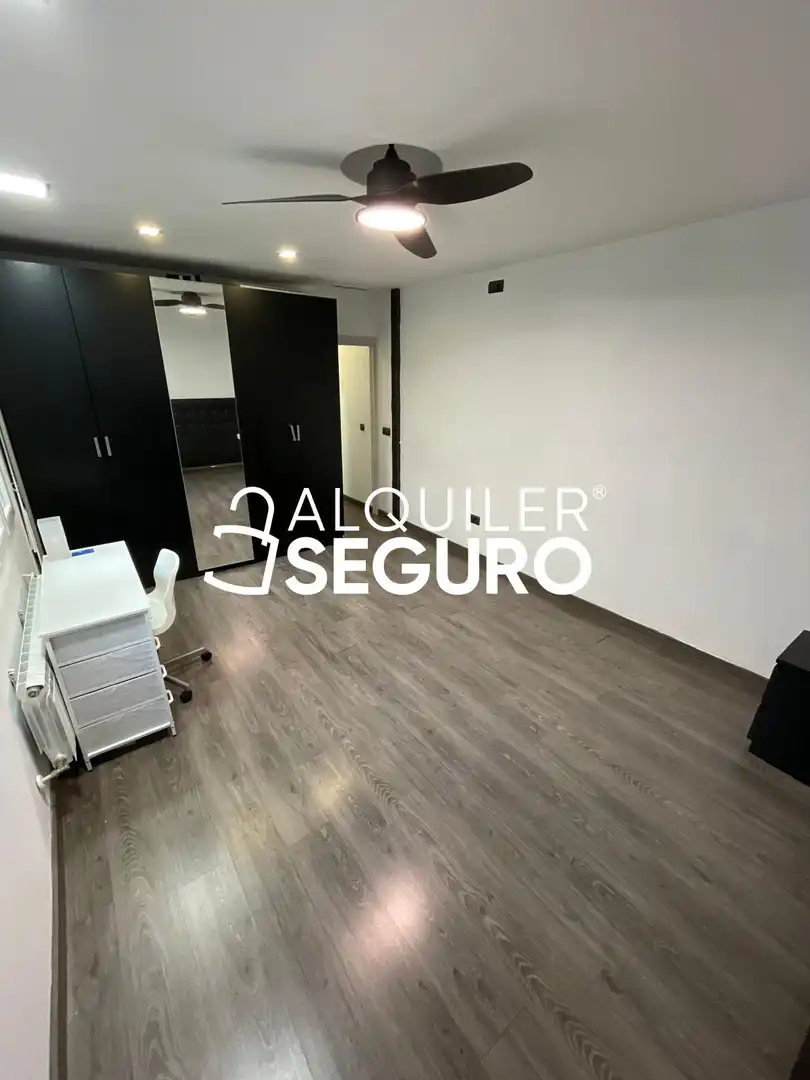 Flat for rent in Madrid  with Air Conditioner and Heating