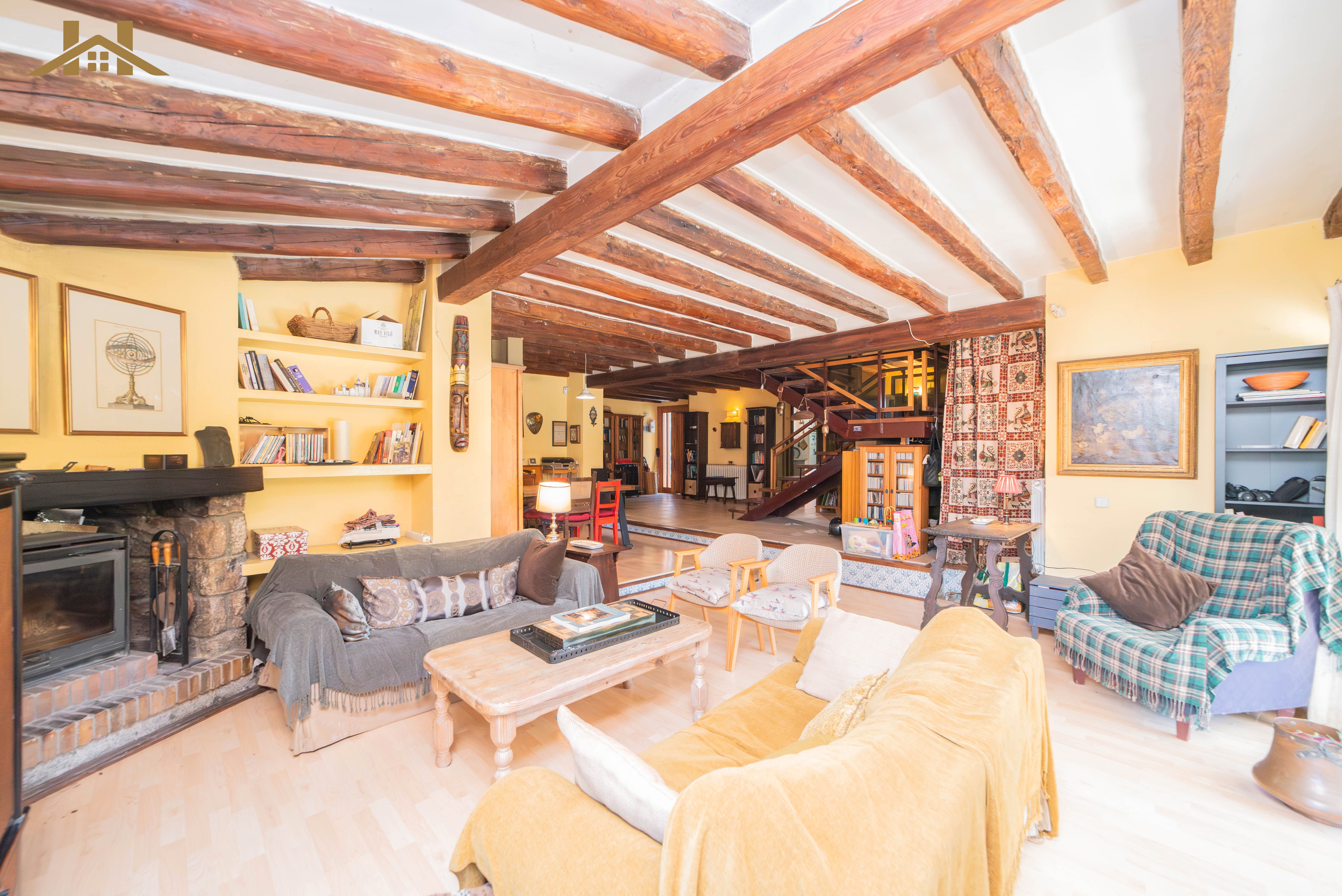 Sala d'estar de Casa o xalet en venda en El Escorial amb Calefacció, Jardí privat i Terrassa