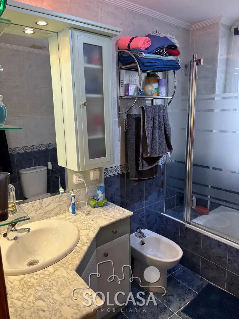 Bathroom of Flat for sale in Cistérniga  with Heating, Furnished and Oven